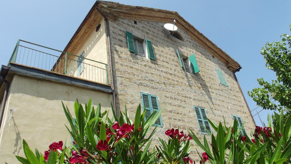 B&B Reillys Montecarotto Exterior photo